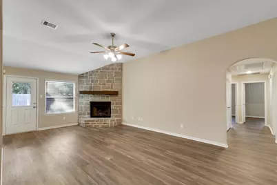 5540 S Buffalo Circle, Willis, TX 77378 - Photo 8
