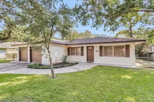 1510 N San Jacinto St, Conroe, TX 77301 - Photo 2