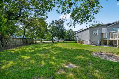914 Hawthorne, Clear Lake Shores, TX 77565 - Photo 20