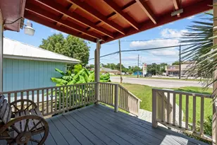 424 Grand Ave, Bacliff, TX 77518 - Photo 4