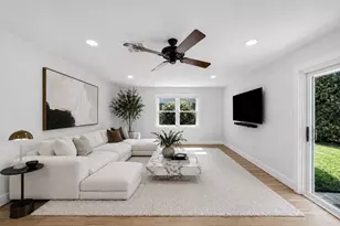 10131 Whiteside Ln, Houston, TX 77043 - Photo 6