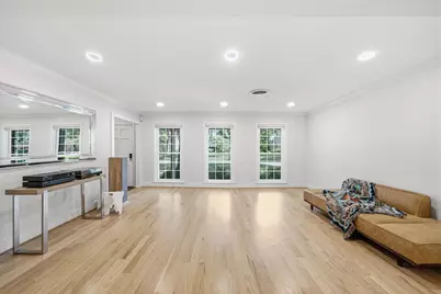 10131 Whiteside Lane, Houston, TX 77043 - Photo 8