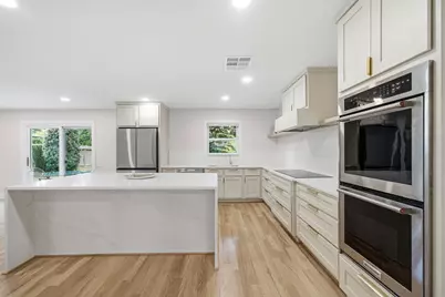 10131 Whiteside Lane, Houston, TX 77043 - Photo 10
