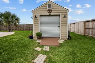 9723 Suffolk Downs Dr, Mont Belvieu, TX 77523 - Photo 14