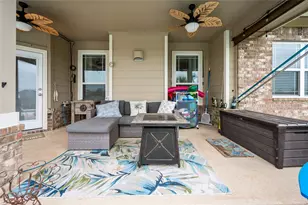 9723 Suffolk Downs Dr, Mont Belvieu, TX 77523 - Photo 16