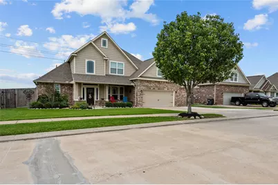 9723 Suffolk Downs Drive, Mont Belvieu, TX 77523 - Photo 2