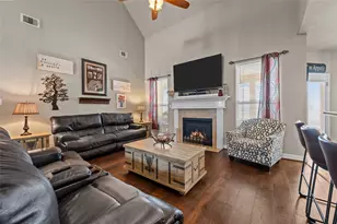 9723 Suffolk Downs Dr, Mont Belvieu, TX 77523 - Photo 24