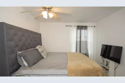 10662 Bexley Drive, Houston, TX 77099 - Photo 12