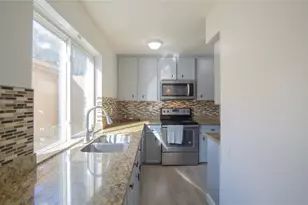 10662 Bexley Dr, Houston, TX 77099 - Photo 2