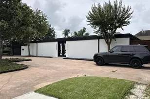 5127 S Braeswood Blvd, Houston, TX 77096 - Photo 2
