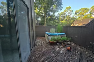 31 Litchfield Ln, Houston, TX 77024 - Photo 22