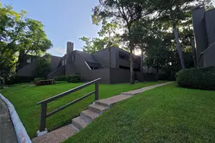 31 Litchfield Ln, Houston, TX 77024 - Photo 2