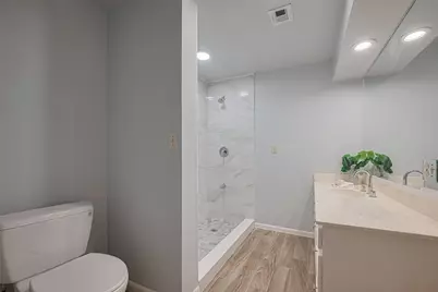 15600 Barkers Landing Road #20, Houston, TX 77079 - Photo 46