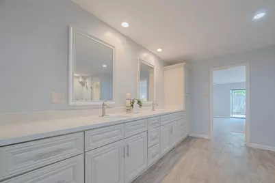 15600 Barkers Landing Road #20, Houston, TX 77079 - Photo 34