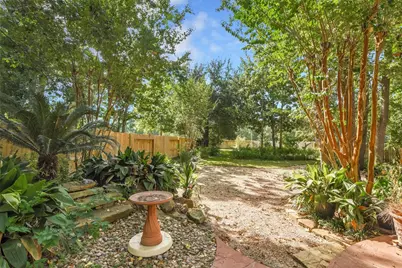 10 Clarewood Court, The Woodlands, TX 77385 - Photo 32