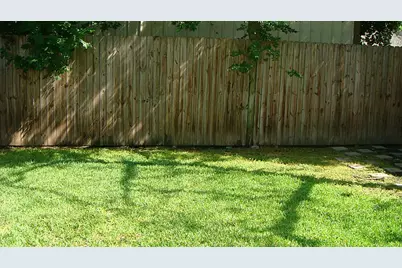 112 Robert Lee Road, Houston, TX 77009 - Photo 10