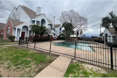 14550 Fonmeadow Drive Drive #1205, Houston, TX 77035 - Photo 4
