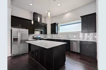 1140 W 24th Street #E, Houston, TX 77008 - Photo 2