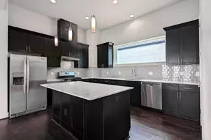1140 W 24th St, Houston, TX 77008 - Photo 2