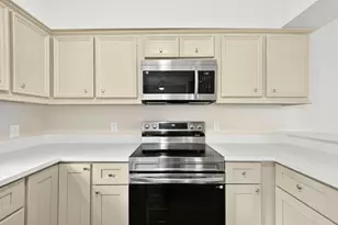 8702 Parkway Forest Dr, Houston, TX 77044 - Photo 14