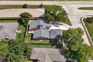 8702 Parkway Forest Dr, Houston, TX 77044 - Photo 40