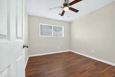 8702 Parkway Forest Drive, Houston, TX 77044 - Photo 26
