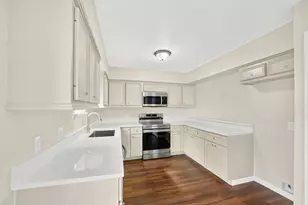 8702 Parkway Forest Dr, Houston, TX 77044 - Photo 12