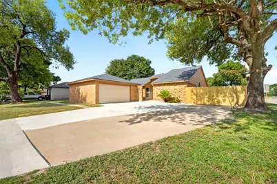 8702 Parkway Forest Drive, Houston, TX 77044 - Photo 2
