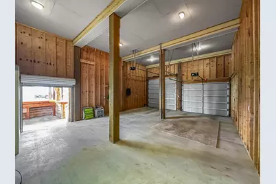 944 Raymond, Crystal Beach, TX 77650 - Photo 46