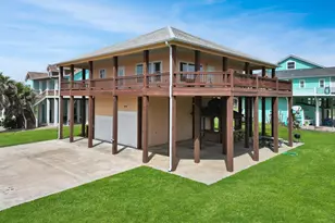 944 Raymond, Crystal Beach, TX 77650 - Photo 4