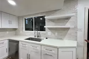 10002 Knoboak Dr, Houston, TX 77080 - Photo 2