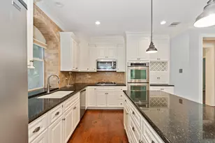 23 Vista Mill Pl, The Woodlands, TX 77382 - Photo 12