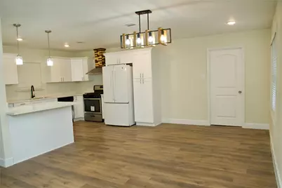 2405 Byron Avenue, Pearland, TX 77581 - Photo 2