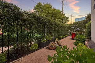 2608 Montrose Blvd, Houston, TX 77006 - Photo 2