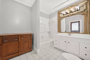 2438 White Oak Dr, Houston, TX 77009 - Photo 14