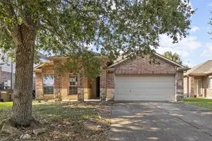 1039 Riverwood Dr, Dickinson, TX 77539 - Photo 2