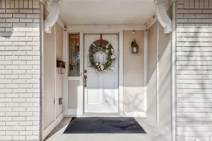6214 Rutherglenn Dr, Houston, TX 77096 - Photo 2