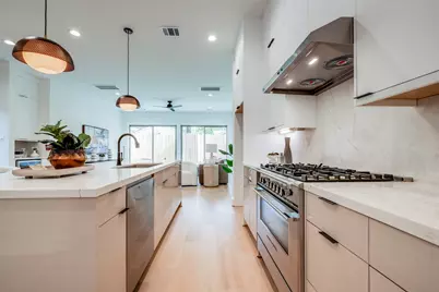 816 W 17th Street, Houston, TX 77008 - Photo 16