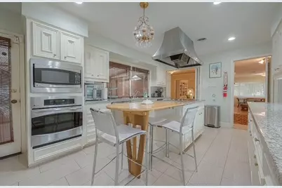 5203 Chesapeake Way, Houston, TX 77056 - Photo 8