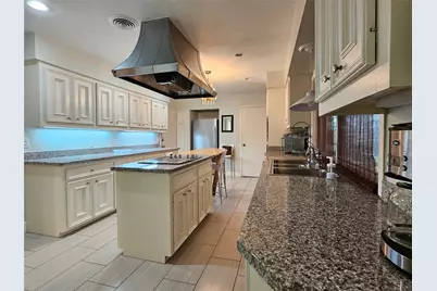 5203 Chesapeake Way, Houston, TX 77056 - Photo 10