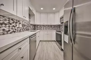 12633 Memorial Dr, Houston, TX 77024 - Photo 2