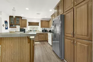 9222 Avenue C, Liverpool, TX 77577 - Photo 18