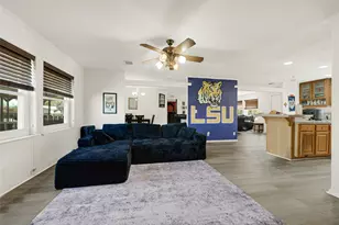 9222 Avenue C, Liverpool, TX 77577 - Photo 14