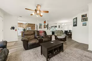 9222 Avenue C, Liverpool, TX 77577 - Photo 10