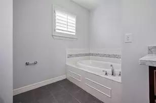 5121 Libbey Ln, Houston, TX 77092 - Photo 10