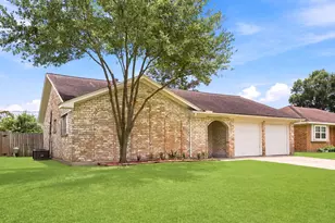 659 Grand Oaks Dr, Houston, TX 77015 - Photo 2