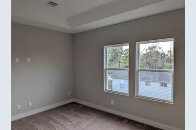 8117 Esther Acres, Houston, TX 77088 - Photo 4