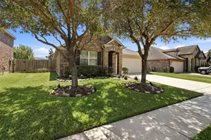24422 Myrtle Creek Falls, Tomball, TX 77375 - Photo 2
