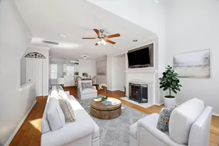 1639 Sutton St, Houston, TX 77006 - Photo 8