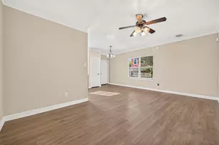 10355 Panther Point Dr, Houston, TX 77099 - Photo 8